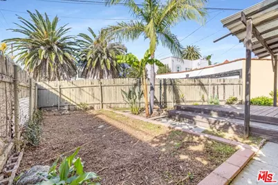 1185 S Tremaine Ave, Los Angeles, CA 90019 - Photo 45