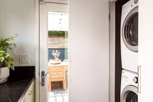 2583 Canyon Dr, Los Angeles, CA 90068 - Photo 21