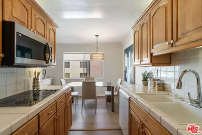 1021 12th St #203, Santa Monica, CA 90403 - Photo 13
