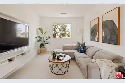 5571 W 82nd St, Los Angeles, CA 90045 - Photo 15
