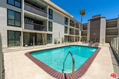 911 N Kings Rd #321, West Hollywood, CA 90069 - Photo 21