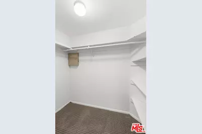 911 N Kings Rd #321, West Hollywood, CA 90069 - Photo 17
