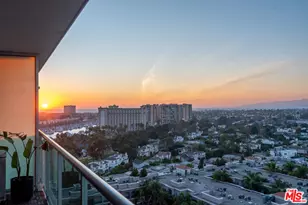 13700 Marina Pointe Dr, Marina del Rey, CA 90292 - Photo 9