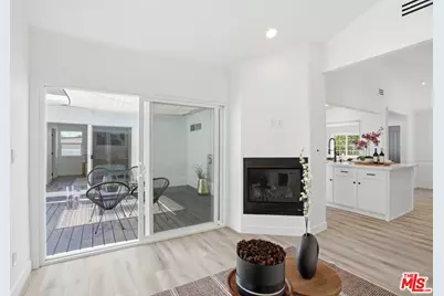 17721 Burbank Blvd, Encino, CA 91316 - Photo 19