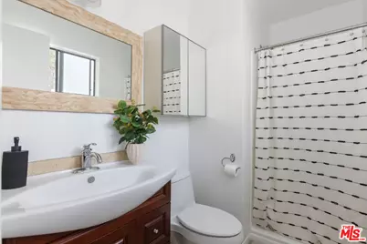 9131 Burnet Ave #5, North Hills, CA 91343 - Photo 27