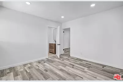425 N Eastern Ave, Los Angeles, CA 90022 - Photo 25