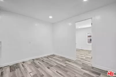 425 N Eastern Ave, Los Angeles, CA 90022 - Photo 23