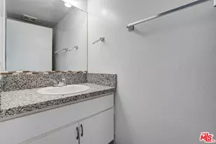 18547 Saticoy St, Reseda, CA 91335 - Photo 11