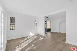 1185 S Tremaine Ave, Los Angeles, CA 90019 - Photo 29
