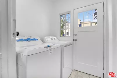 1185 S Tremaine Ave, Los Angeles, CA 90019 - Photo 41