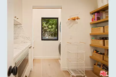 3640 Mandeville Canyon Rd, Los Angeles, CA 90049 - Photo 37