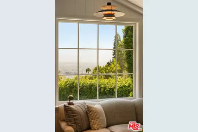 8836 Evanview Dr, West Hollywood, CA 90069 - Photo 11