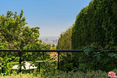 8836 Evanview Dr, West Hollywood, CA 90069 - Photo 37