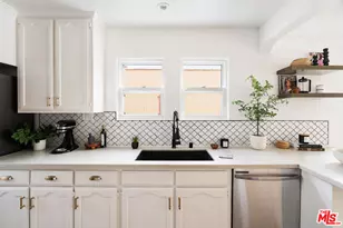 607 W 111th Pl, Los Angeles, CA 90044 - Photo 13