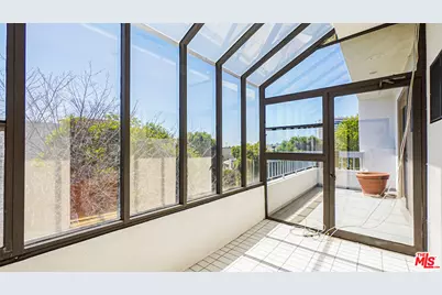 1220 Roxbury Dr #302, Los Angeles, CA 90035 - Photo 27