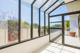 1220 Roxbury Dr, Los Angeles, CA 90035 - Photo 27