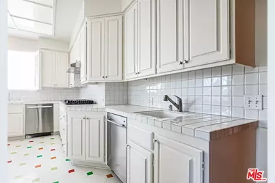 1220 Roxbury Dr #302, Los Angeles, CA 90035 - Photo 21