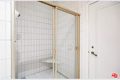 1220 Roxbury Dr #302, Los Angeles, CA 90035 - Photo 35
