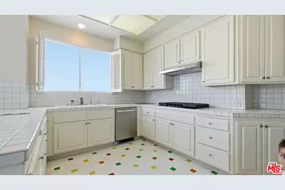 1220 Roxbury Dr #302, Los Angeles, CA 90035 - Photo 15