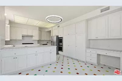 1220 Roxbury Dr #302, Los Angeles, CA 90035 - Photo 19