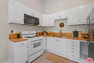 4642 Cerrillos Dr, Woodland Hills, CA 91364 - Photo 13