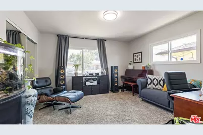 369 E Van Koevering St, Rialto, CA 92376 - Photo 21