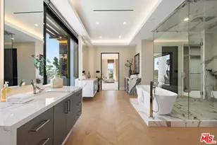 1754 Clear View Dr, Beverly Hills, CA 90210 - Photo 19