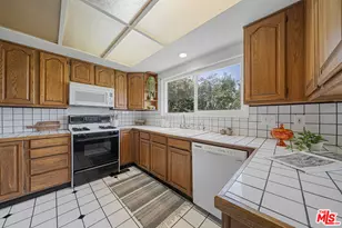 3543 Lavell Dr, Los Angeles, CA 90065 - Photo 11