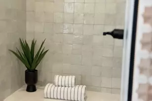 2504 Ocean Ave, Venice, CA 90291 - Photo 9