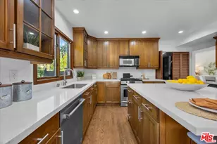 2504 Ocean Ave, Venice, CA 90291 - Photo 5