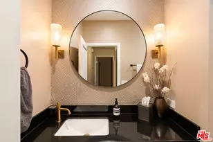 585 N Rossmore Ave, Los Angeles, CA 90004 - Photo 19