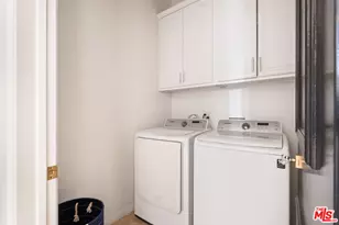 4943 Rosewood Ave, Los Angeles, CA 90004 - Photo 21