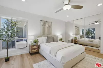 8400 De Longpre Ave #209, West Hollywood, CA 90069 - Photo 15