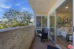 8400 De Longpre Ave, West Hollywood, CA 90069 - Photo 23