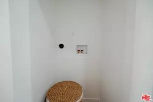 1440 W 91st Pl, Los Angeles, CA 90047 - Photo 21