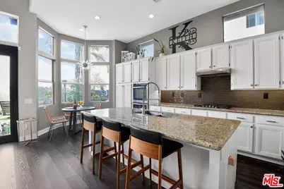 5018 S Chariton Ave, Los Angeles, CA 90056 - Photo 9