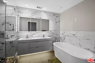 5018 S Chariton Ave, Los Angeles, CA 90056 - Photo 15