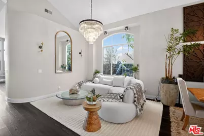 5018 S Chariton Ave, Los Angeles, CA 90056 - Photo 7