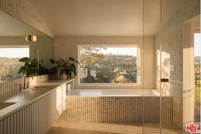 1926 N Crescent Heights Blvd, Los Angeles, CA 90069 - Photo 15