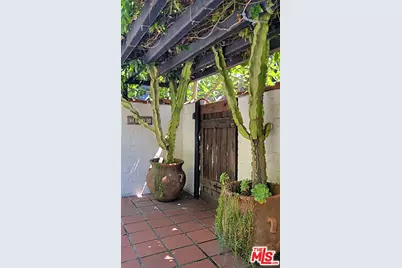 2840 Seattle Dr, Los Angeles, CA 90046 - Photo 21
