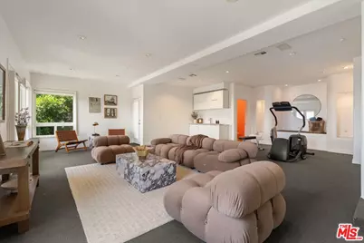 1745 Viewmont Dr, West Hollywood, CA 90069 - Photo 25