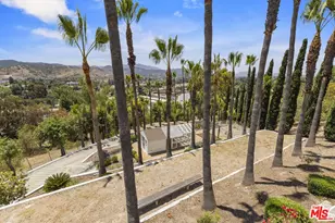 567 Lone Oak Dr, Thousand Oaks, CA 91362 - Photo 17