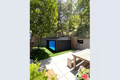 8462 Kirkwood Dr, Los Angeles, CA 90046 - Photo 39