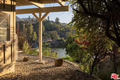 2090 E Lakeshore Dr, Agoura Hills, CA 91301 - Photo 27