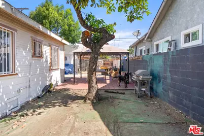 1161 W 67th St, Los Angeles, CA 90044 - Photo 15