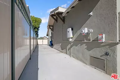 2180 W 31st St, Los Angeles, CA 90018 - Photo 27