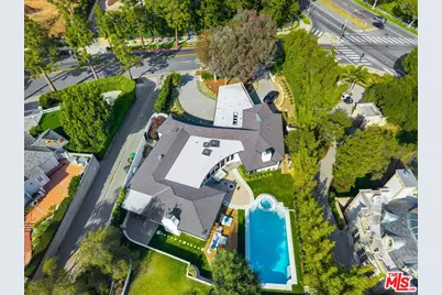 909 N Alpine Dr, Beverly Hills, CA 90210 - Photo 27