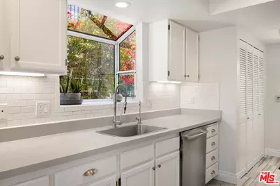 3007 Dahlgren Ave, Los Angeles, CA 90066 - Photo 9