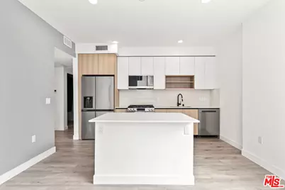 11013 Hartsook St #305, North Hollywood, CA 91601 - Photo 3