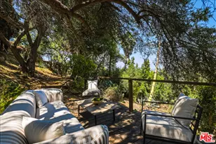 2525 Ivanhoe Dr, Los Angeles, CA 90039 - Photo 37